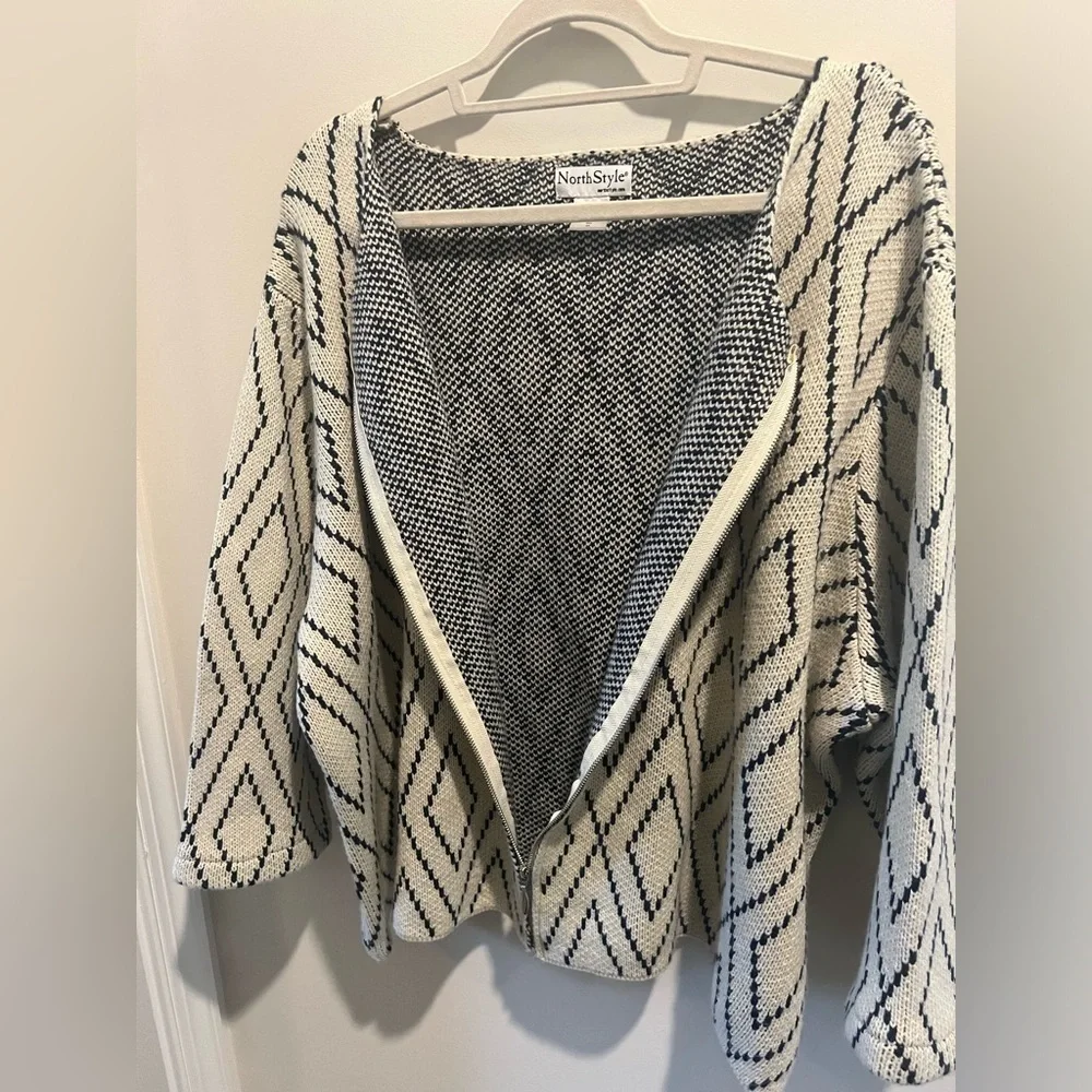 NORTH STYLE Navy and White Front Zip Cardigan with 3/4 Sleeves, 3X
